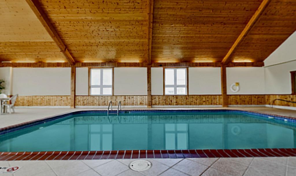 Americas Best Value Inn & Suites Thief River Falls Extérieur photo